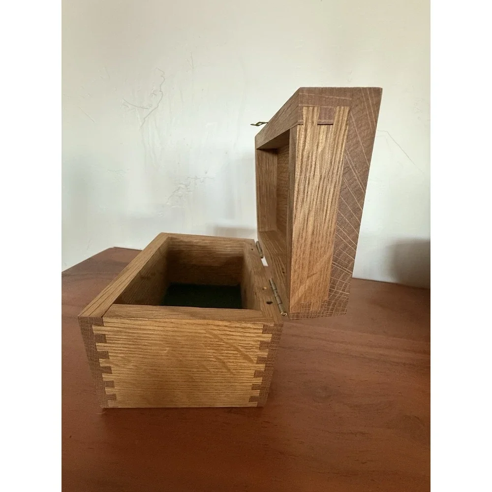 Vintage Oak Wood Carved Box Handmade Folk Art Jewelry Storage lined W/Velvet  6